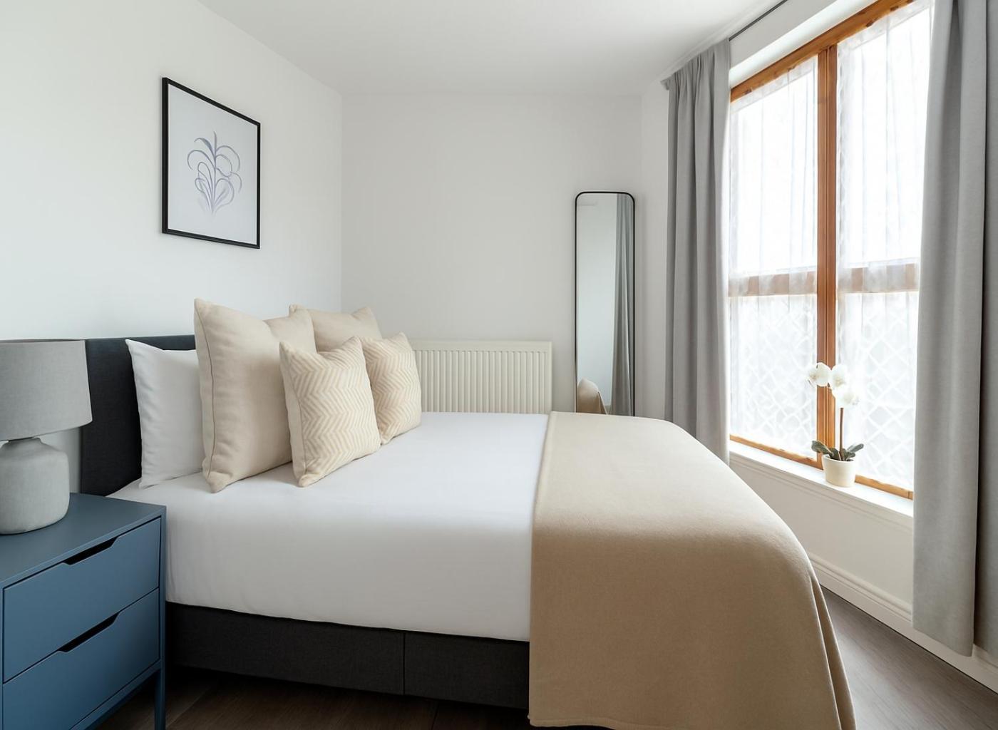 4 Bed Flat Near King's Road * London